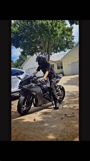 Funny Moments on a ZX6R Bike