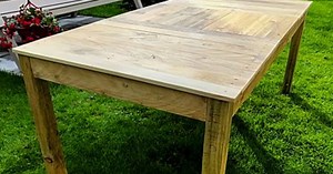 DIY Tutorial: How To Make Outdoor Table From Pallet Wood
