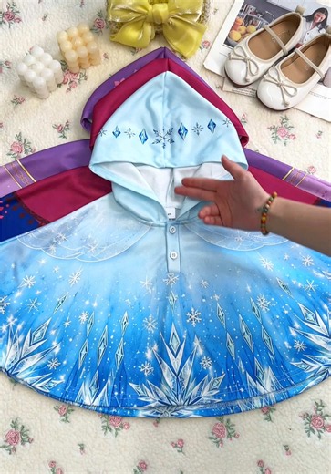 Super cute Halloween costume cape for your little princess 👸 #halloweencostume #halloween #princessdress #littleprincess #girlsdress