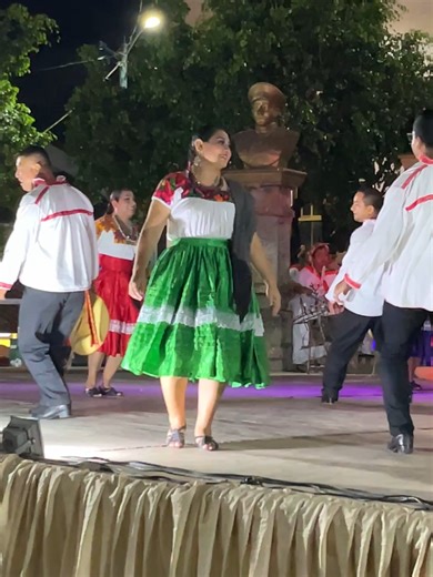 Magisterial Chicomecoatl Ballet Folklorico Performance