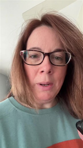 Here are the facts you need when someone says homeschooled kids are “behind” when they enter public school 📚🙄: * Studies found that homeschooled students score 15-30 percentile points ABOVE public school students on standardized tests. * When they transition to college, homeschoolers have higher first-year GPAs and graduation rates than their traditionally-schooled peers. * The National Home Education Research Institute found homeschoolers typically score above average regardless of their pare