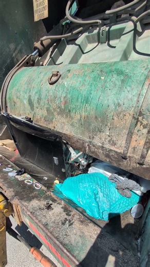 Garbage Truck VS Dishwasher 🍽️💥 Loud Metal Crunch & Compactor Sounds #Shorts