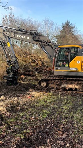 #bagger #bau #excavators #gelb #yellow