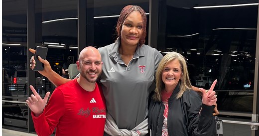 Texas Tech makes history adding 7-foot-1 Stephanie Okechukwu