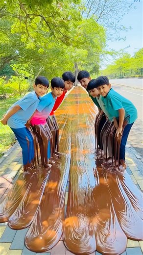 राम भक्त की कहानी 🚩🙏🏼 || सड़क पर चॉकलेट को क्या समझ लिया 😂😎 || जय श्री राम || #shorts