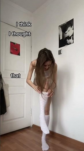 Mini Skirt + Knee-Socks TREND