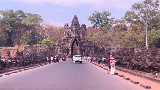 🇰🇭 CAMBODIA TAXI & TOURS Your Trusted Local Guide in Siem Reap Experience the beauty of Angkor with a friendly, English-speaking expert. Safe, clean, and reliable! 🌅 Angkor Wat Sunrise Tour • Time: 5:00 AM Pickup • Includes: Private AC car, English driver, Cold water & Refreshing towels. • Price: Only $38 (Best Value!) ✈️ Siem Reap Airport Transfer (SAI) • Service: New Airport ↔ Hotel (Door-to-Door) • Details: Private car, no waiting, help with luggage. • Price: Only $23 (Fixed Price) 🏯 Angk