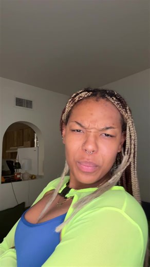 ALIEN SUPERSTAR #bottleservice #aliens #theclaw