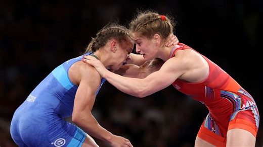 U.S. wrestler Amit Elor cedes nothing to Choluj in Paris QF