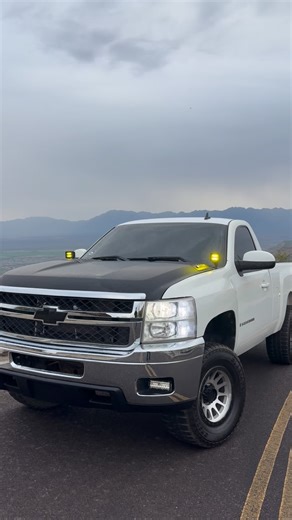 𝘿𝙖𝙣𝙣𝙮 on Instagram: "⛰️#fy #nnbs #silverado #leveledtrucks #liftedtrucks"