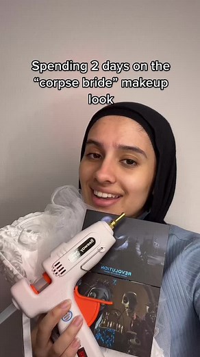 This look actually technically a week to prepare bec i had to buy the props, make them & then do the look!👻 all worth it💃🏻 #corpsebride #makeup