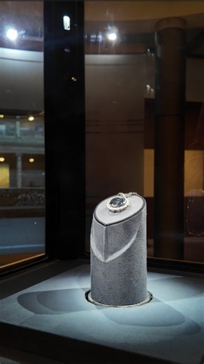 Your Digital Docent on Instagram: "A "Gem" of the Smithsonian's Collection, the Hope Diamond is on display in the Gems and Minerals hall on the 2nd floor in a spinning case in the center of the room. Behind it to the left is the timeline of its life and it is certainly worth the read. This exhibit was the very first I did in my on going quest to see how long it takes to read everything at all of the Museums under the Smithsonian Institute's Umbrella in DC. I'm now almost 140 exhibits in and this