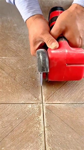 Cutting Straight and Neat Lines on Floor Tiles Using a Handheld Electric Tile Cutter #shorts