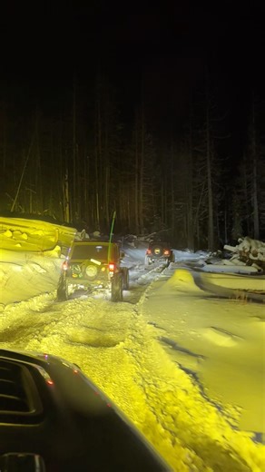 Day snow wheeling turned into night wheeling. #jeep #snow #trail #winter #offroad