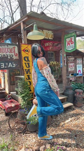 Spring OOTD bc I’m willing this cold weather away