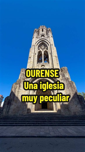 Una de las iglesias más curiosas de España 😍 En O Carballiño, Ourense, se encuentra este hermoso templo diseñado por Antonio Palacios, un célebre arquitecto que decidió de manera altruista crear esta maravilla… La Iglesia de la Vera Cruz, un edificio con distintos estilos, que parece un castillo encantado. De verdad que es precioso 🥹 Ustedes la conocen? Les leo en los comentarios 👀 #ocarballiño #ourense #ourense #ourensemola #ourenseando