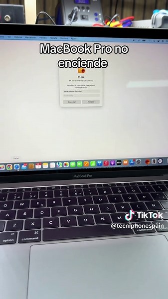 Reparación MacBook Pro: Problema de Backlight