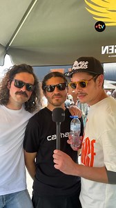 "On le savait qu’on allait jouer à 11 heures du mat mais on pensait jouer devant deux personnes... Merci Hellfest". Interview Sortie de Scène du groupe nantais Cachemire... Hellfest Open Air Festival Cachemire https://france3-regions.franceinfo.fr/sorties-loisirs/evenements/festival/hellfest | France 3 Pays de la Loire
