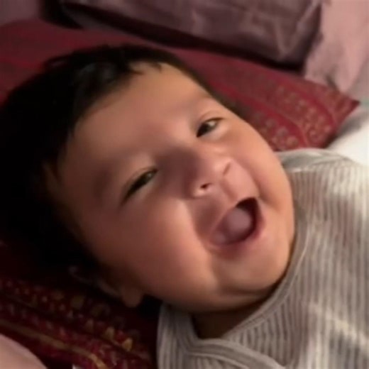 KAJU NE KIYA DEKH LIYA JO ITNA HASH RAHA HE ☺️😊#bhartisingh #shorts