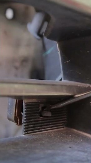 How to: Remove a 3rd Gen 4Runner Grille