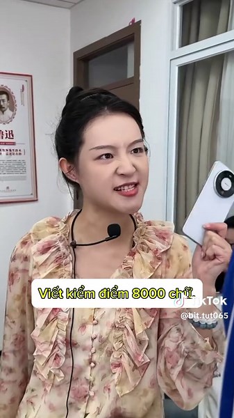 Một cuộc đấu trí với giáo viên khi kiểm tra điện thoại.