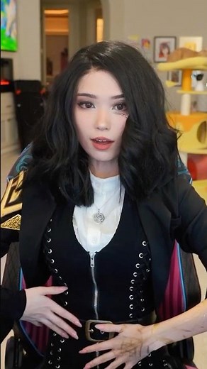 Emiru's Expedition 33 Lune Cosplay