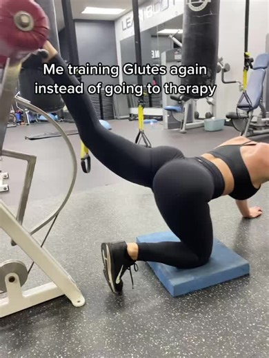 Another day training glutes #therapy #gymtok #fittok #girlswholift