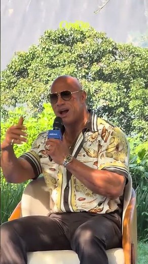 DWAYNE JOHNSON CANTA "ALONG THE WAY", MÚSICA DE 'MOANA' NO BRASIL 🥹