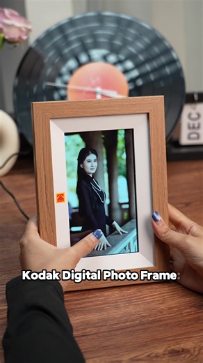 Connecting Lives Across Time Zones with Kodak Digital Frame