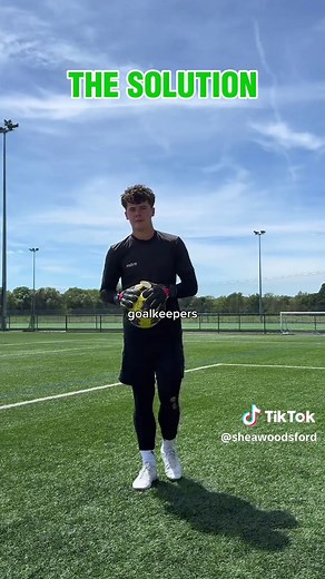 Goalkeeper throw explained🧤 #goalkeeper #goalkeeping #football #soccer #goalkeepers
