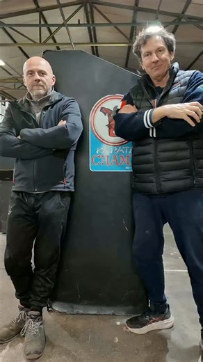 Fare e desfare, ze tutto un lavorare. #vintagetoys #restored #wunderkammer #oddities #bones #piùculochesentimenti #videogamehunters #transformers #furby #eldenring | Andrea Genovese