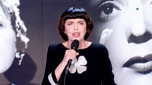 Mireille Mathieu chante "Non, je ne regrette rien" - Extrait vidéo Vivement dimanche