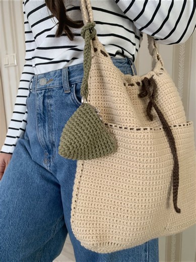 Mini Pyramid Pouch: Versatile Crochet for AirPods & More