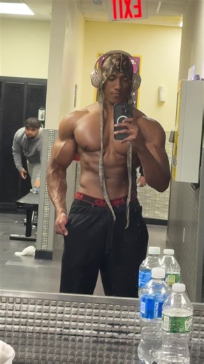 Push Forward: Overcoming Gym Challenges for Growth