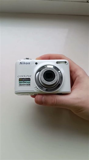 🤍White AA battery classic - Nikon Coolpix L25 compact digital camera #Y2K #2000s #Digicam