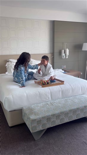 Mini vlog: a day with me using Privilee ✨ Today was all about balance, movement, and slowing down — and Privilee fit into my day so effortlessly. I started my morning at JW Marriott Marquis City Center Doha, kicking things off with a workout at the gym. Morning workouts are my reset button, and I love knowing I can train in beautiful spaces without committing to just one place. After training, I spent the rest of the day enjoying their stunning pools — soaking up the sun, switching off, and just