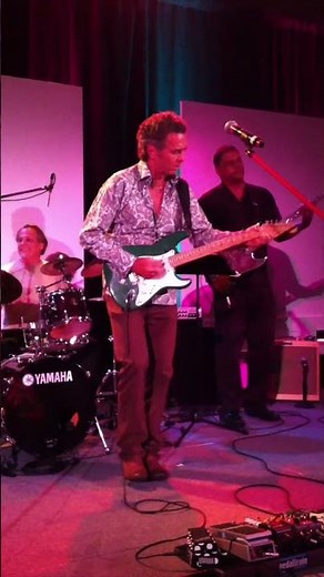 Jimmy Dillon playing the blues!