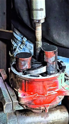 How to Quickly Remove the AC Compressor Piston#shorts #satisfying #mechanic #technique #welding