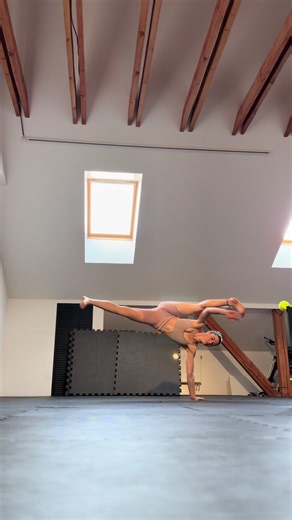 Capoeira for Beginners: Stretching and Training Techniques