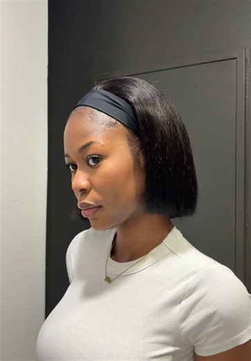 BACK IN STOCK🌸 Pre-orders now open for this unit and all other styles. Link in bio ! 10” Blunt Bob Headband Human Hair R900 #headbandwigsouthafrica #headbandwig