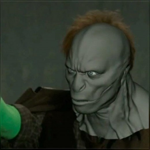 Dr. Curt Connors transforming into his alter ego the Lizard in 'The Amazing Spider-Man' (2012) 🕷🦎