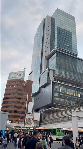 Shibuya Scramble Square 渋谷スクランブルスクエアを見上げて東京の近未来感