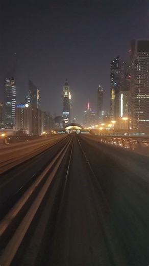 Chicago Green Line Train at Cermak–McCormick Place 🚆 | CTA Metro Rail 4K