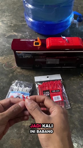 Cara Membuat Miniatur Bus Cinematic dengan Kabel Ties