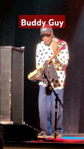 Buddy Guy's Unforgettable Guitar Performance with a Towel #guitar #music #blues #entertainment