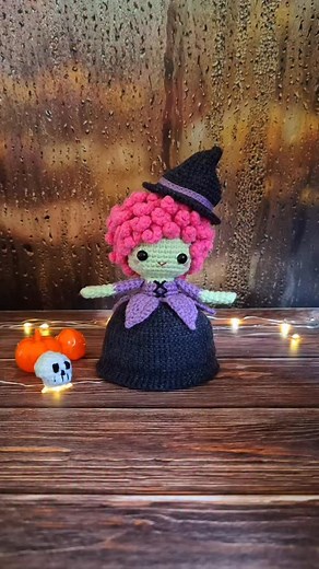 Crochet your own magical witch and hide her into the kettle with a simple flip! The pattern is part of the book REVERSIBLE AMIGURUMI by @chibiscraft. >>> link in bio >>> www.amigurumi.com/books/Reversible-Amigurumi/ #reversibleamigurumi #reversiblewitch #amigurumi #crochet #modernwitch #crochetbook #crochethalloween #haken #häkeln | Amigurumi.com