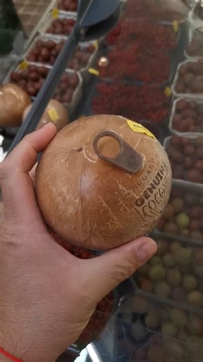 Nico - Je Me Digitalise on Instagram: "😳🥥 Cette NOIX de COCO cache un SECRET"