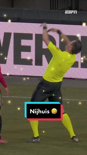 Embarrassing Moments: When the Referee Takes Center Stage! 😂