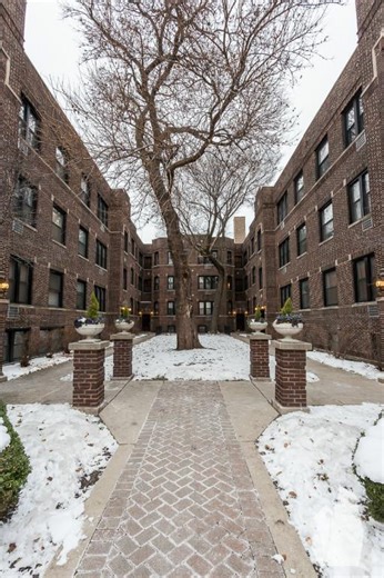 740 W Addison St, Chicago, IL 60613 - For Rent