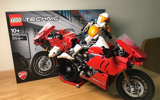 「拥有自己第一辆机车」乐高42107杜卡迪V4R开箱+拼装+评测